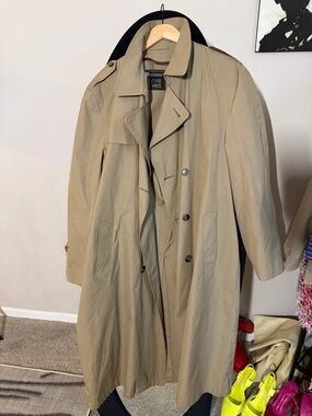 Classic Men's Tan Trench Coat - Timeless Outerwear